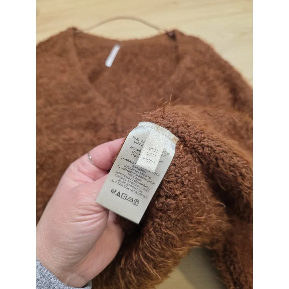 Free People Sweater Women's Icing V Neck Fuzzy Super Soft Cozy Pullover Size M - Picture 9 of 14